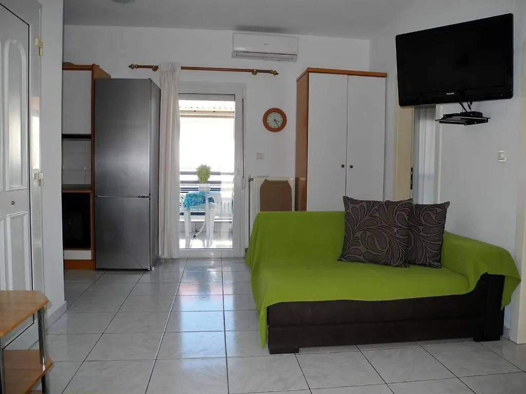 Vassilikos Apartment Flogita